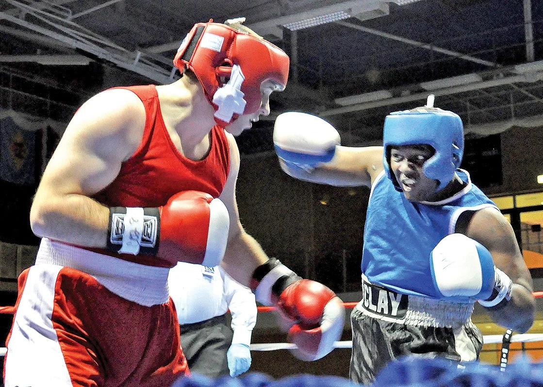 j9体育拳击选手激烈对决精彩瞬间